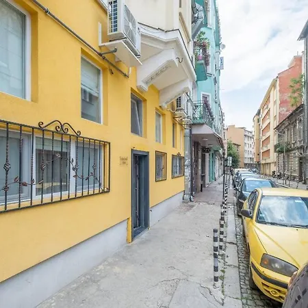 Freshly Renovated 1 Bdrm Loft In Old Center