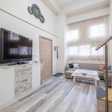 Freshly Renovated 1 Bdrm Loft In Old Center * Sofía