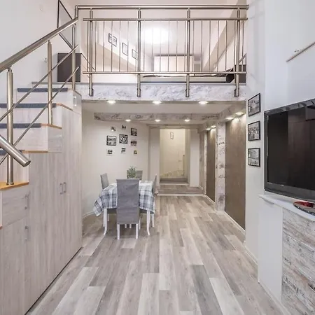 Apartamento Freshly Renovated 1 Bdrm Loft In Old Center Sofía