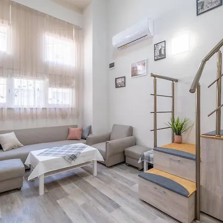 Freshly Renovated 1 Bdrm Loft In Old Center Apartmán